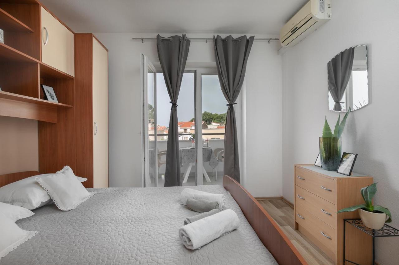 Sea View Apartments M 포드고라 외부 사진