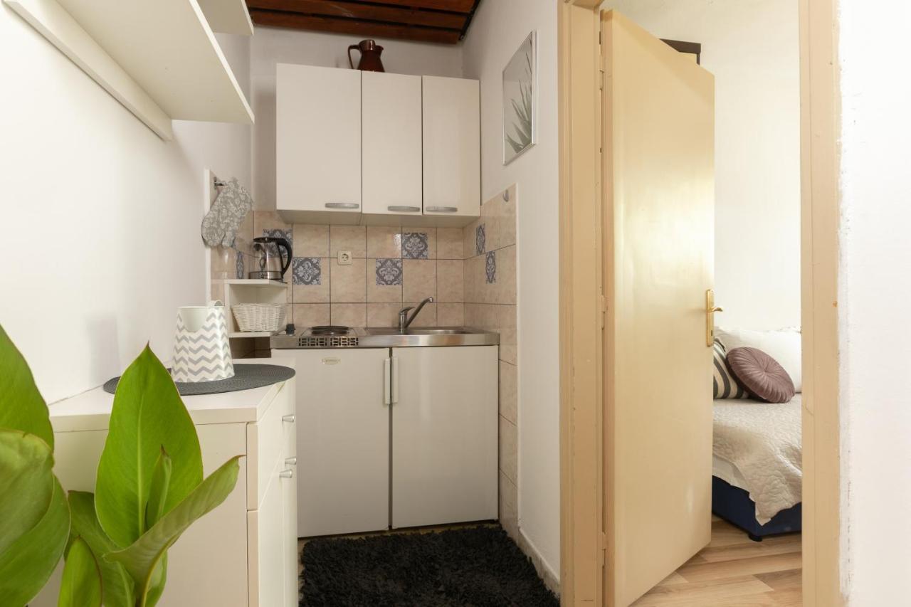 Sea View Apartments M 포드고라 외부 사진