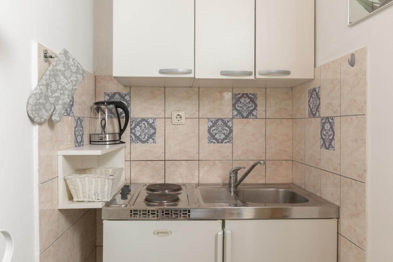 Sea View Apartments M 포드고라 외부 사진
