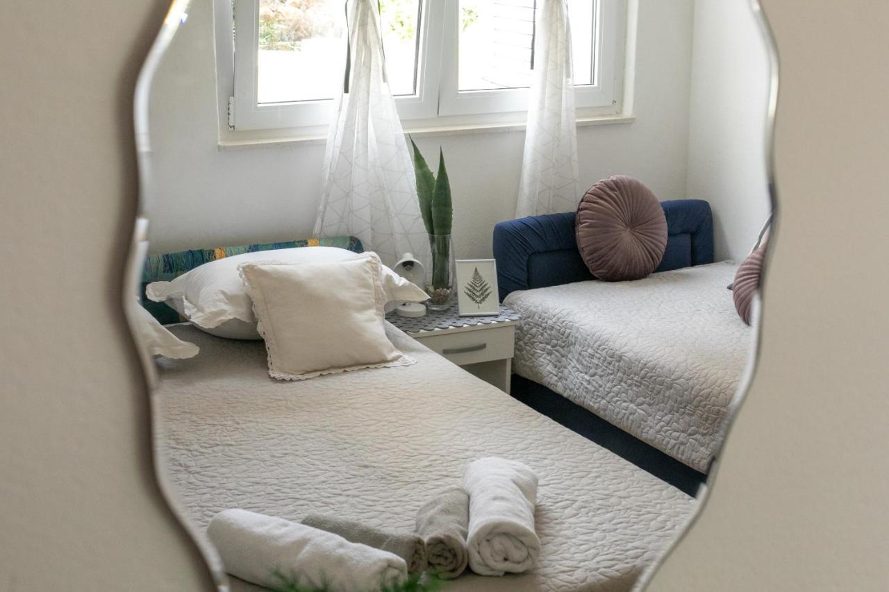 Sea View Apartments M 포드고라 외부 사진