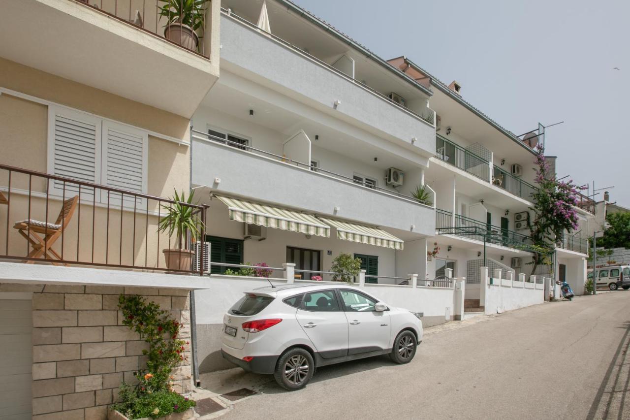 Sea View Apartments M 포드고라 외부 사진