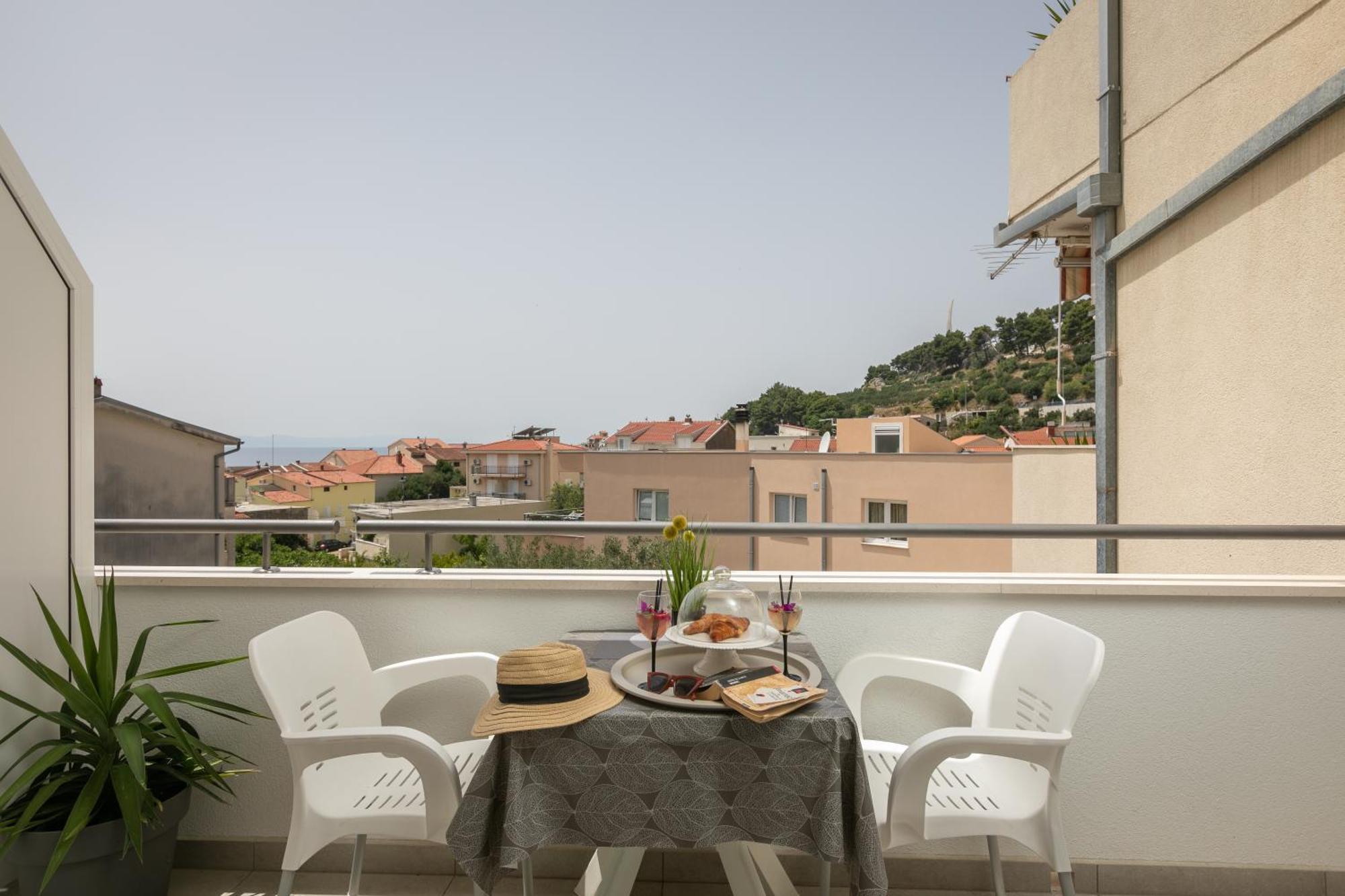 Sea View Apartments M 포드고라 객실 사진