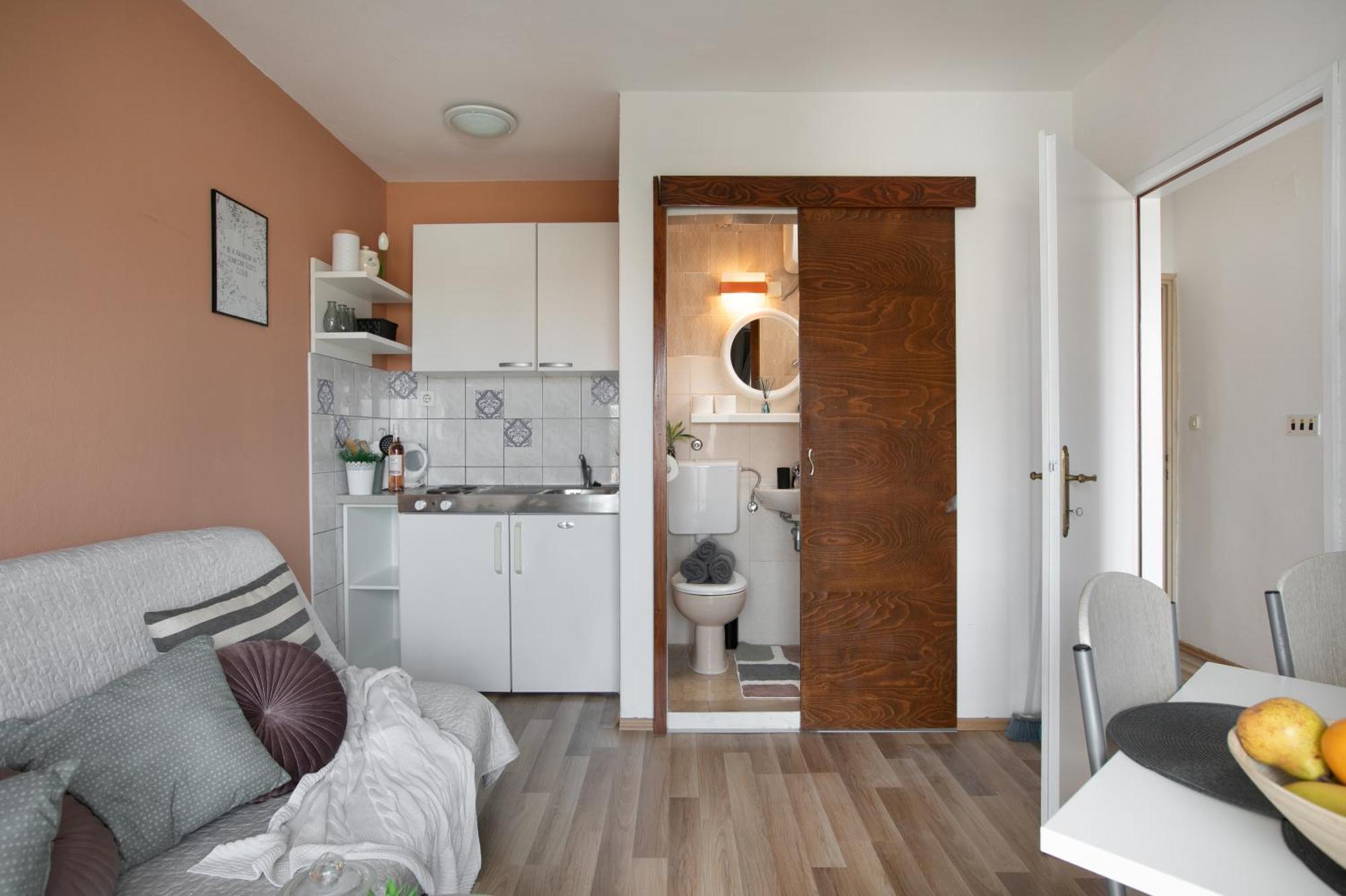 Sea View Apartments M 포드고라 객실 사진