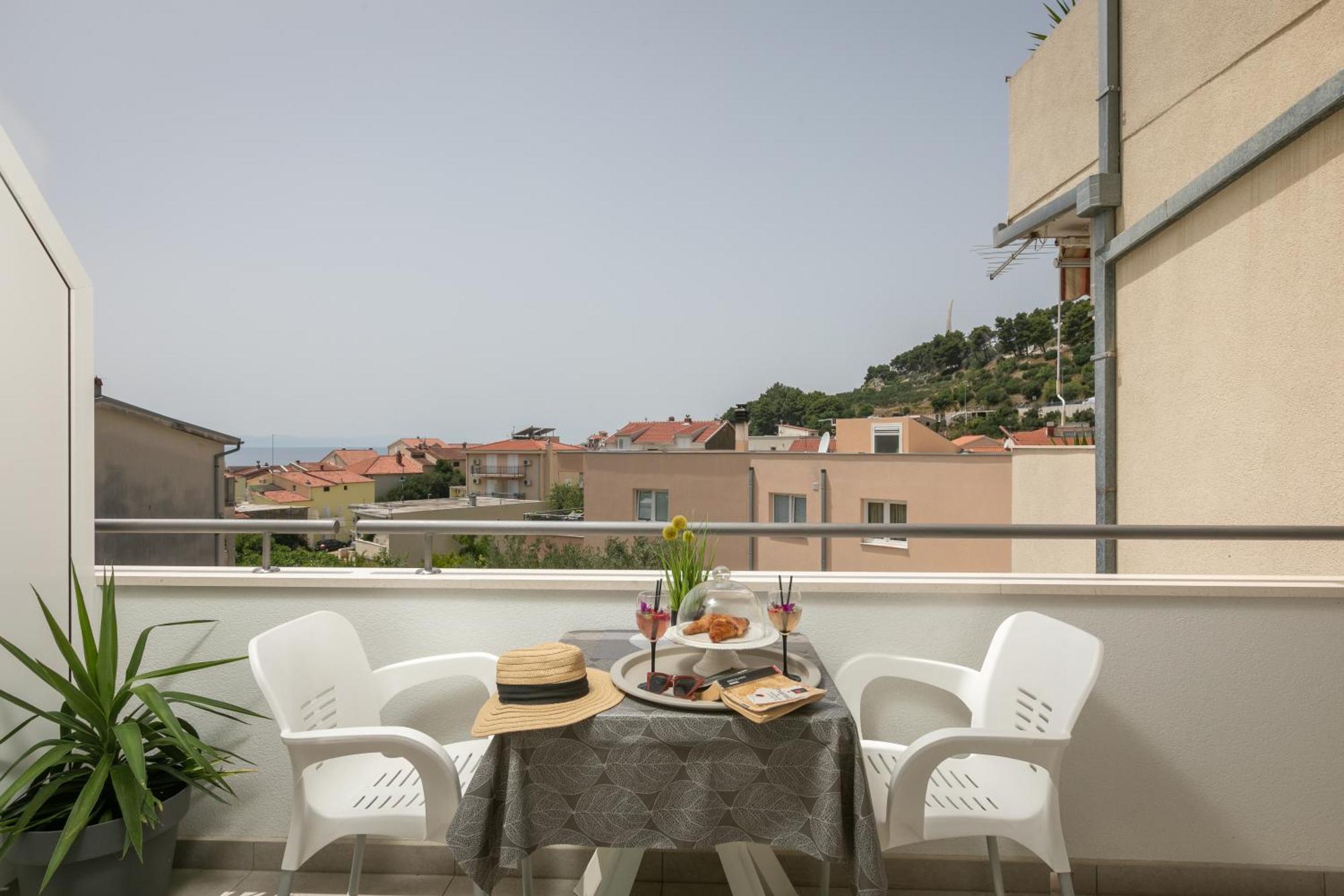 Sea View Apartments M 포드고라 객실 사진