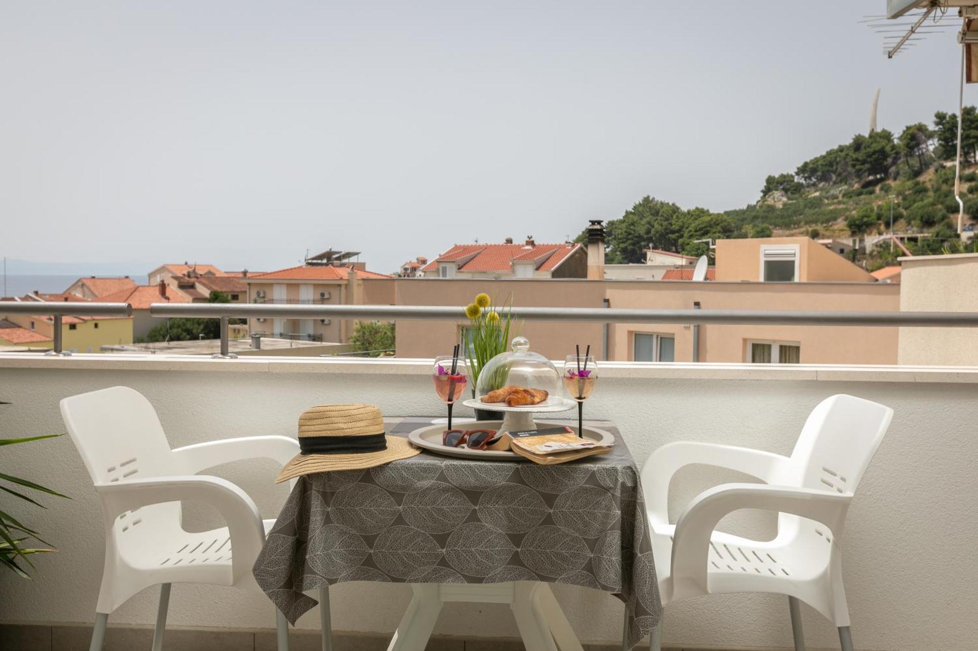 Sea View Apartments M 포드고라 객실 사진